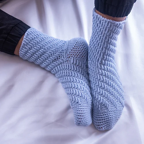 Breaking Language Barriers: The Art of Translating Crochet Patterns with Julie ACCROchet